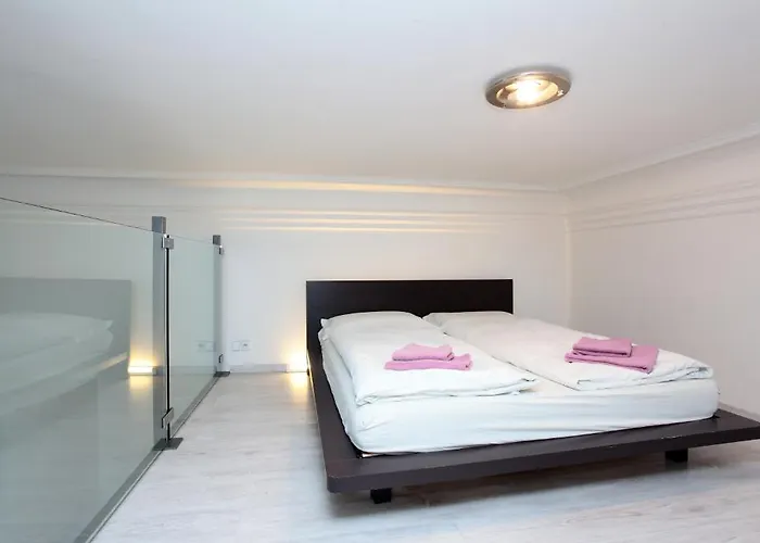 Apartment House - The Modern Flat